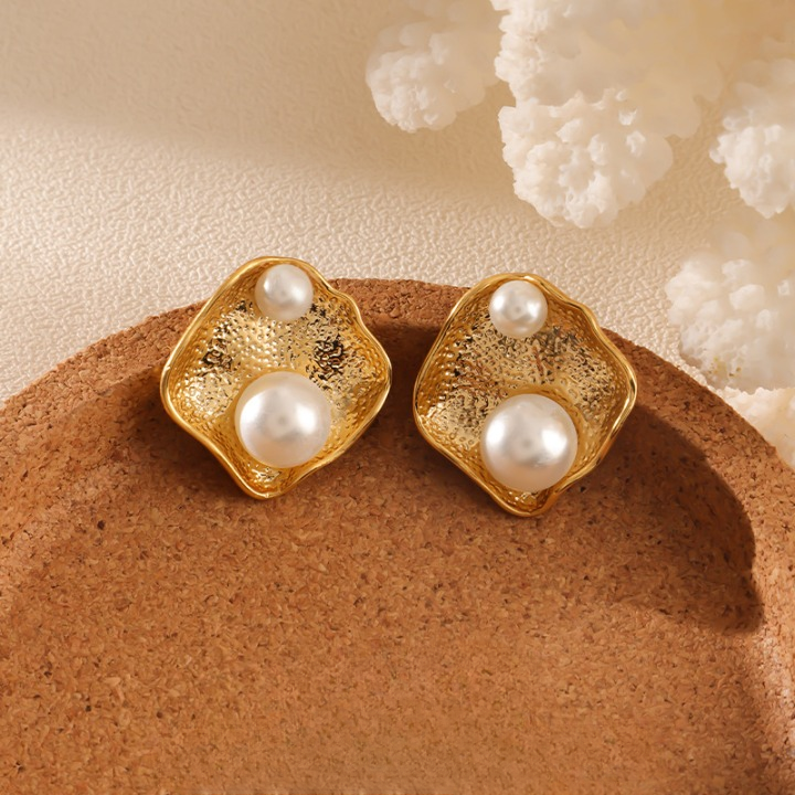 Bloom Pearl Earrings