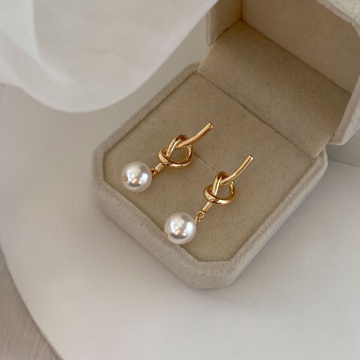 Pearl Love Knots