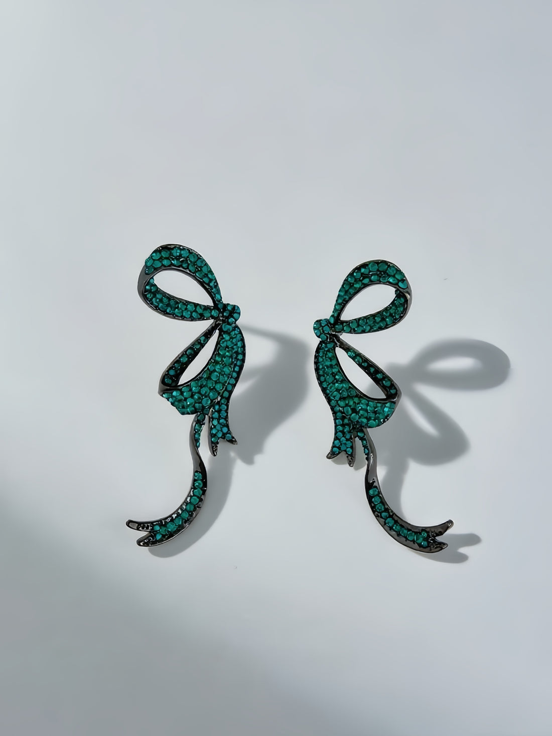 Emerald Ribbon Dangle Earring