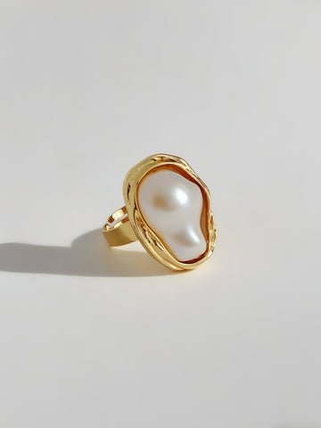 Statement Baroque Pearl Ring