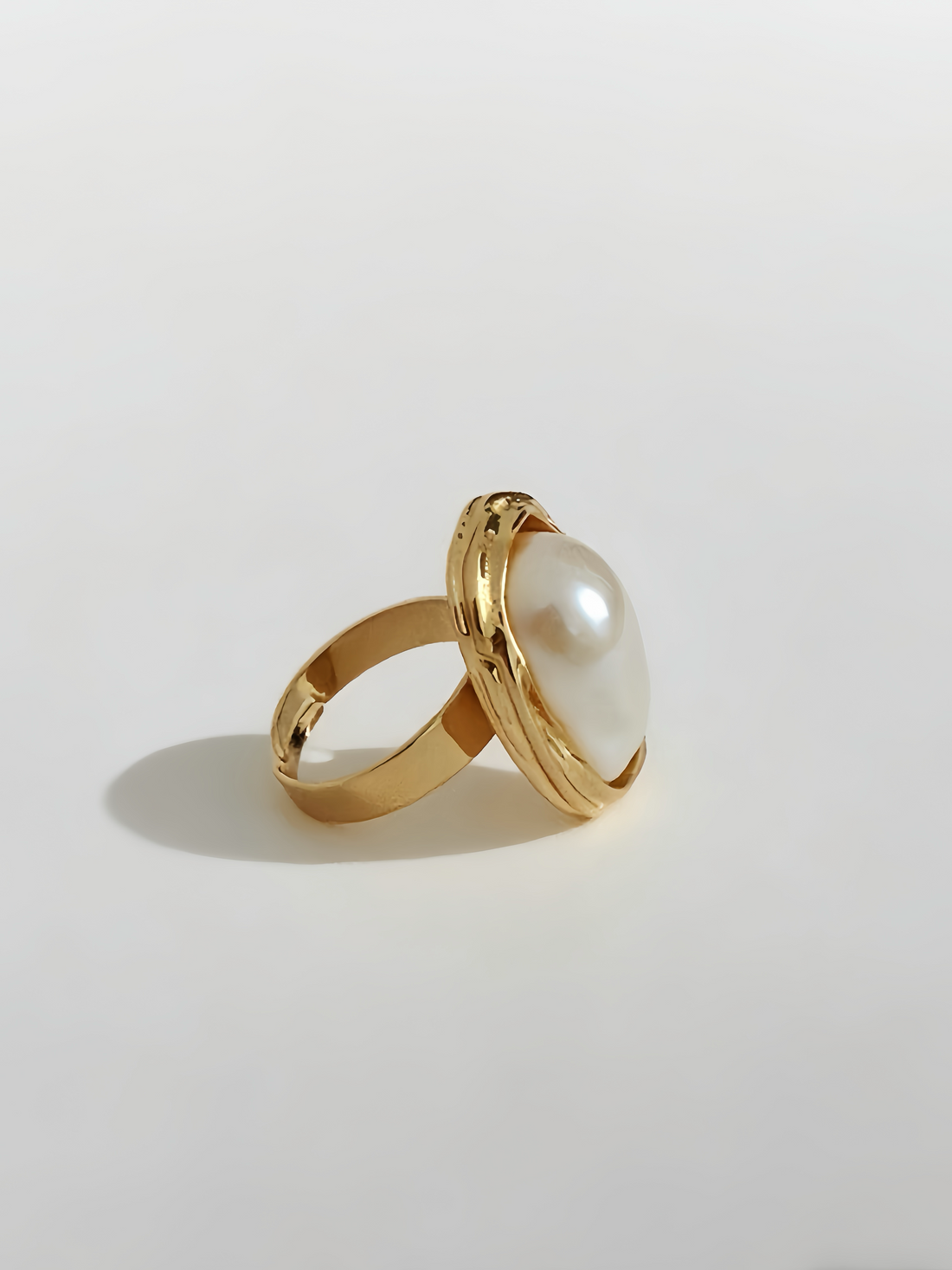 Statement Baroque Pearl Ring